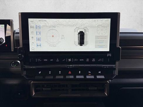 Used 2024 GMC Hummer EV 3X w/ Extreme Off-Road Package image 17