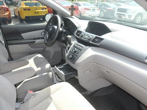 Used 2014 Honda Odyssey LX image 36