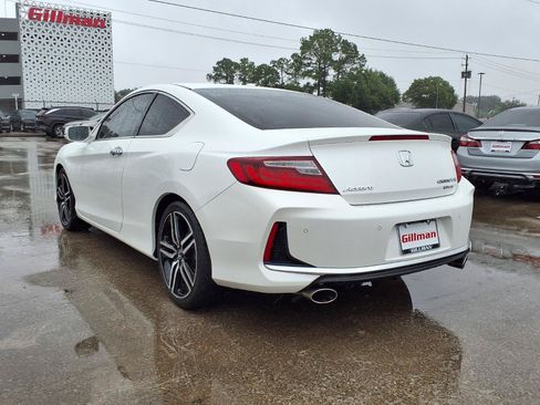 Used 2016 Honda Accord Touring image 3