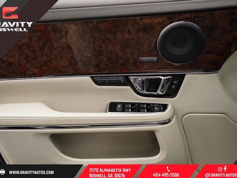 Used 2017 Jaguar XJ R-Sport image 37