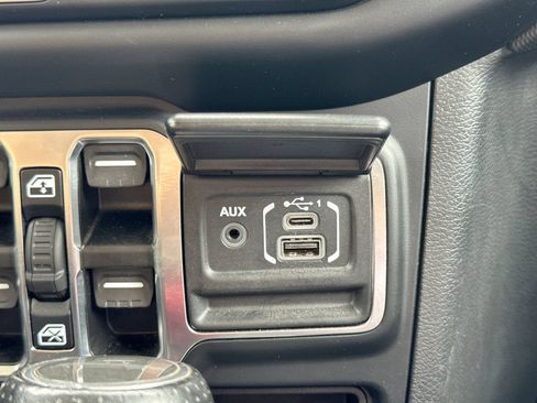 Used 2022 Jeep Gladiator Mojave w/ LED Lighting Group AWD/4WD image 37