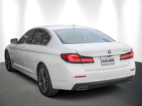 Certified 2023 BMW 530e 530e w/ Convenience Package image 4