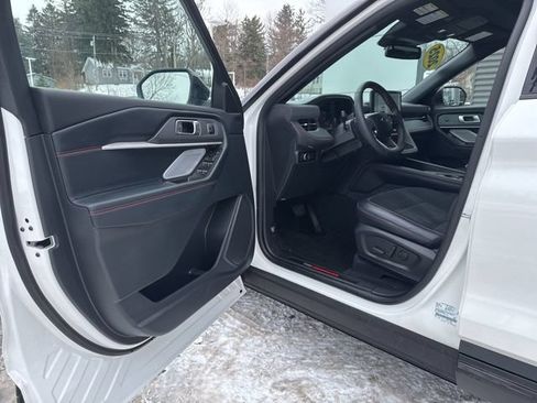 Certified 2025 Ford Explorer ST w/ Sun And Sound Package AWD/4WD image 16