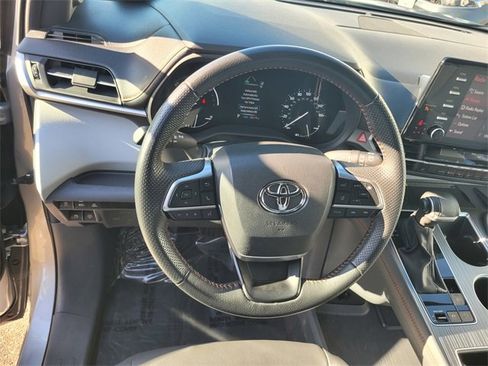 Used 2024 Toyota Sienna XSE image 30