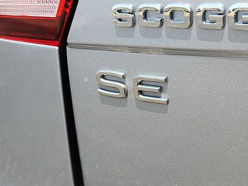 Used 2023 Volkswagen Tiguan SE R-Line FWD image 9