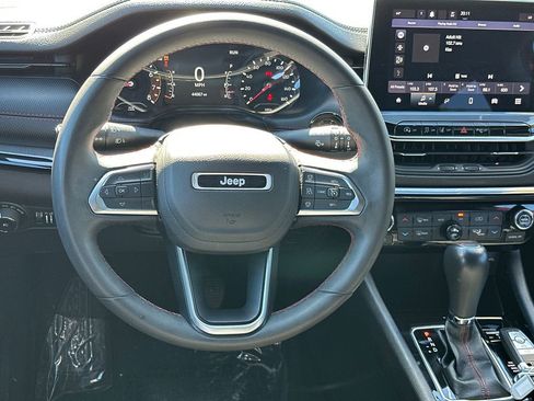 Used 2024 Jeep Compass Trailhawk image 23