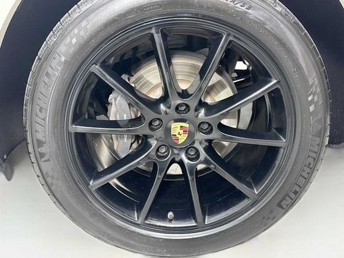 Certified 2023 Porsche Cayenne AWD/4WD image 32