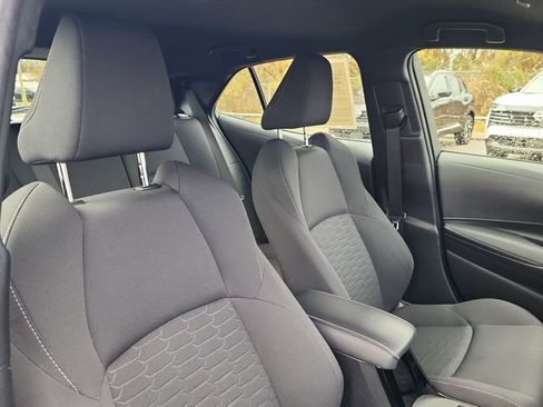 Used 2023 Toyota Corolla SE image 13