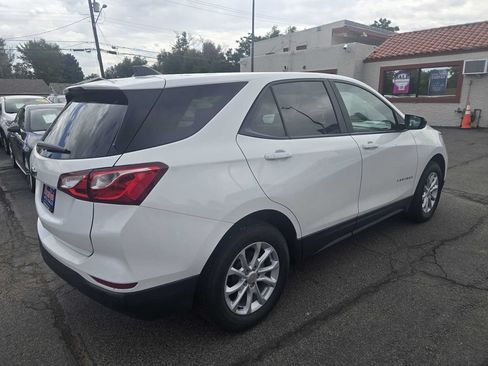 Used 2021 Chevrolet Equinox LS w/ LS Convenience Package AWD/4WD image 12