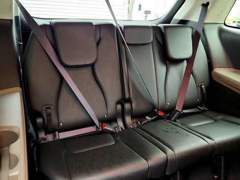 Used 2025 Kia Carnival FWD image 21