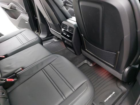 Used 2025 Porsche Cayenne Coupe w/ Premium Package Plus image 13