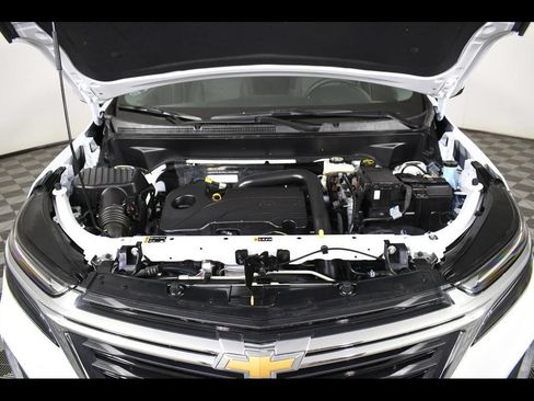 Used 2024 Chevrolet Equinox LT AWD/4WD image 17