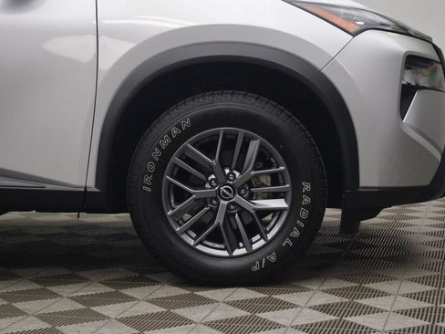Used 2024 Nissan Rogue S AWD/4WD image 30