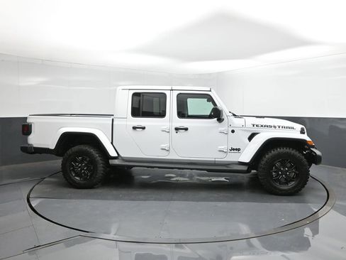 New 2026 Jeep Gladiator Sport AWD/4WD image 11