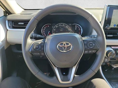 Used 2025 Toyota RAV4 XLE Premium image 20