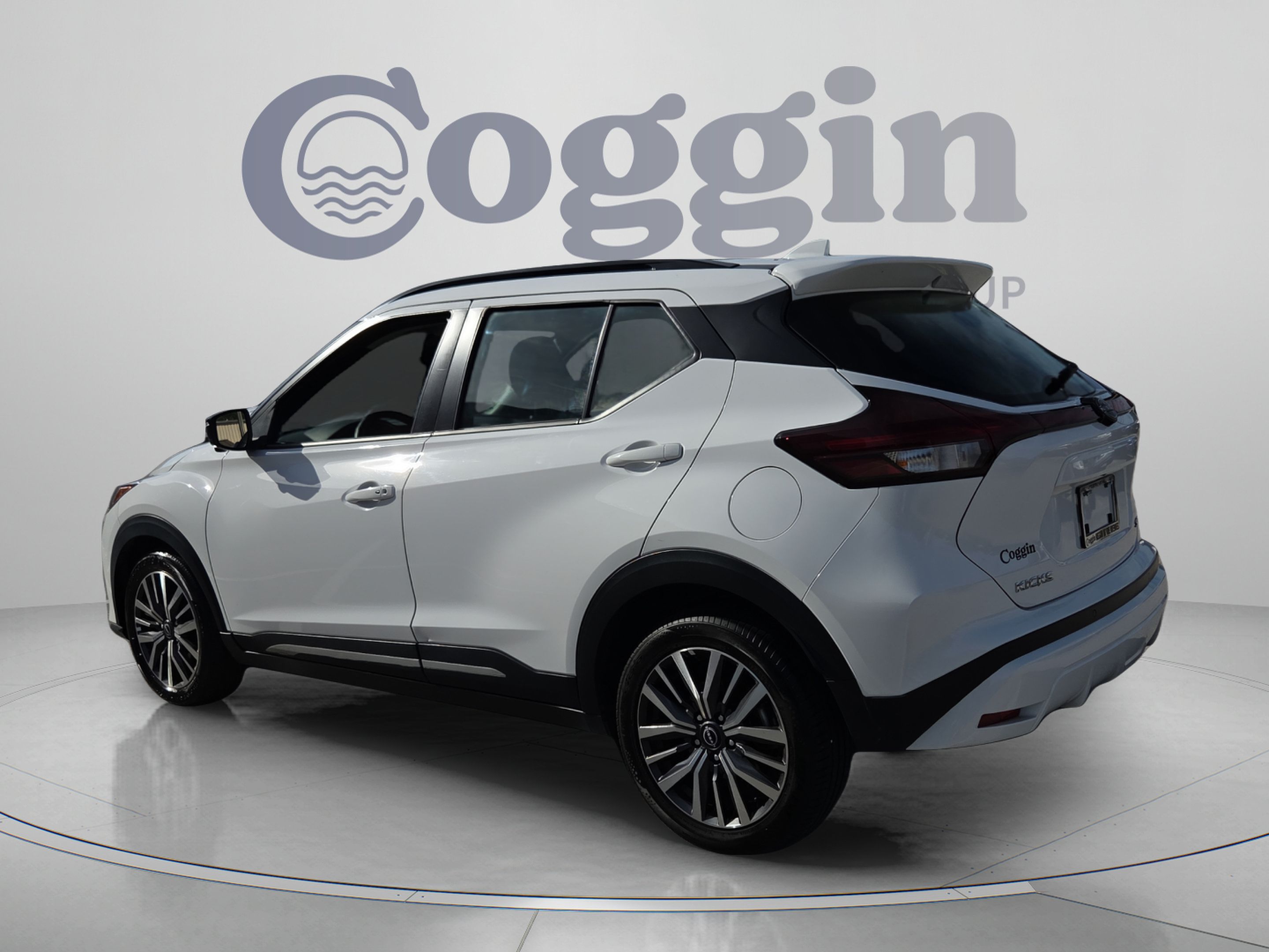 Used 2024 Nissan Kicks SR FWD image 3