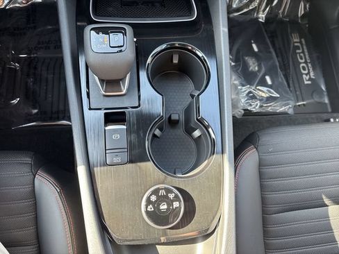 New 2026 Nissan Rogue SV w/ Rock Creek Premium Package AWD/4WD image 19