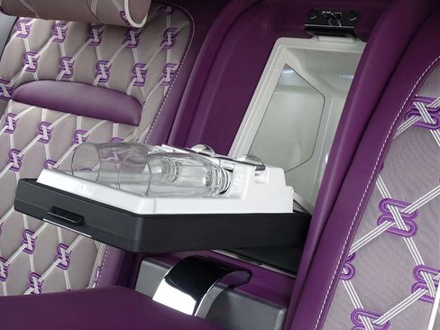 Certified 2025 Rolls-Royce Cullinan AWD/4WD image 11