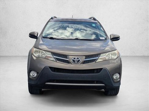 Used 2014 Toyota RAV4 XLE FWD image 2