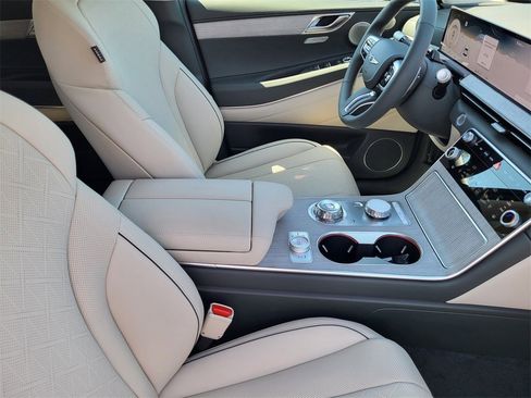 New 2026 Genesis GV80 2.5T Advanced image 13