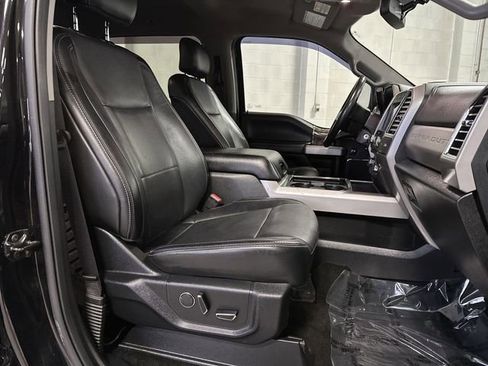 Certified 2017 Ford F250 Lariat w/ Chrome Package image 31