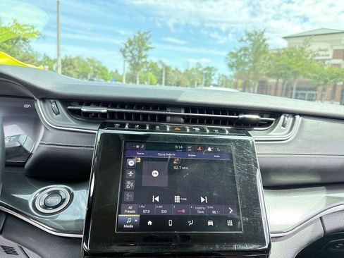 Used 2022 Jeep Grand Cherokee L Laredo w/ Luxury Tech Group I image 13