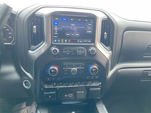 Certified 2020 Chevrolet Silverado 2500 LTZ w/ LTZ Plus Package image 13