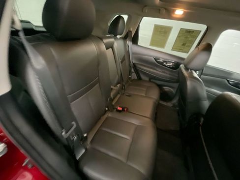 Used 2019 Nissan Rogue SL w/ Premium Package image 27