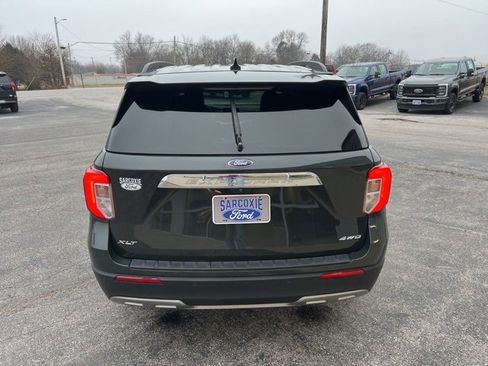 Used 2022 Ford Explorer XLT w/ Equipment Group 202A image 6