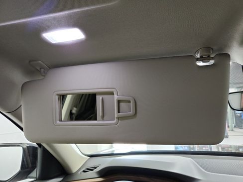 Certified 2025 Volkswagen Atlas SE w/ Panoramic Sunroof Package image 27