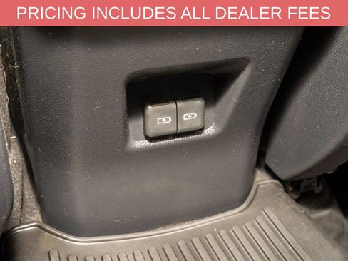 Used 2022 Toyota RAV4 XLE Premium AWD/4WD image 8