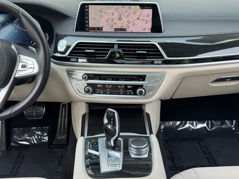 Used 2019 BMW 740i w/ M Sport Package RWD image 25