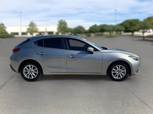 Used 2016 MAZDA MAZDA3 i Sport w/ Preferred Equipment Package image 9