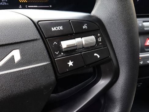 Used 2025 Kia K4 FWD image 24