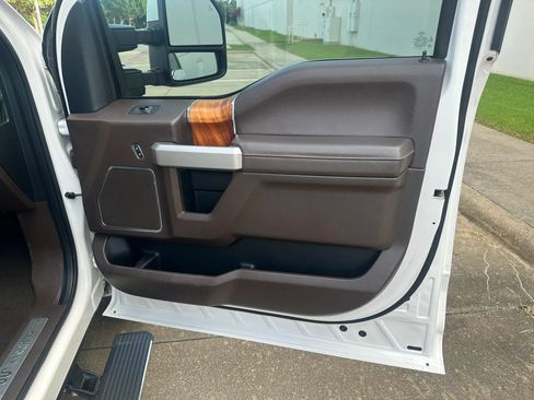 Used 2017 Ford F350 King Ranch w/ King Ranch Ultimate Package RWD image 29