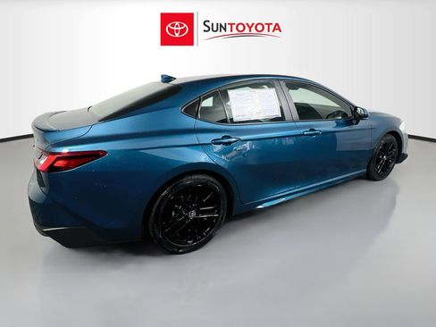 Used 2026 Toyota Camry SE w/ Convenience Package FWD image 4