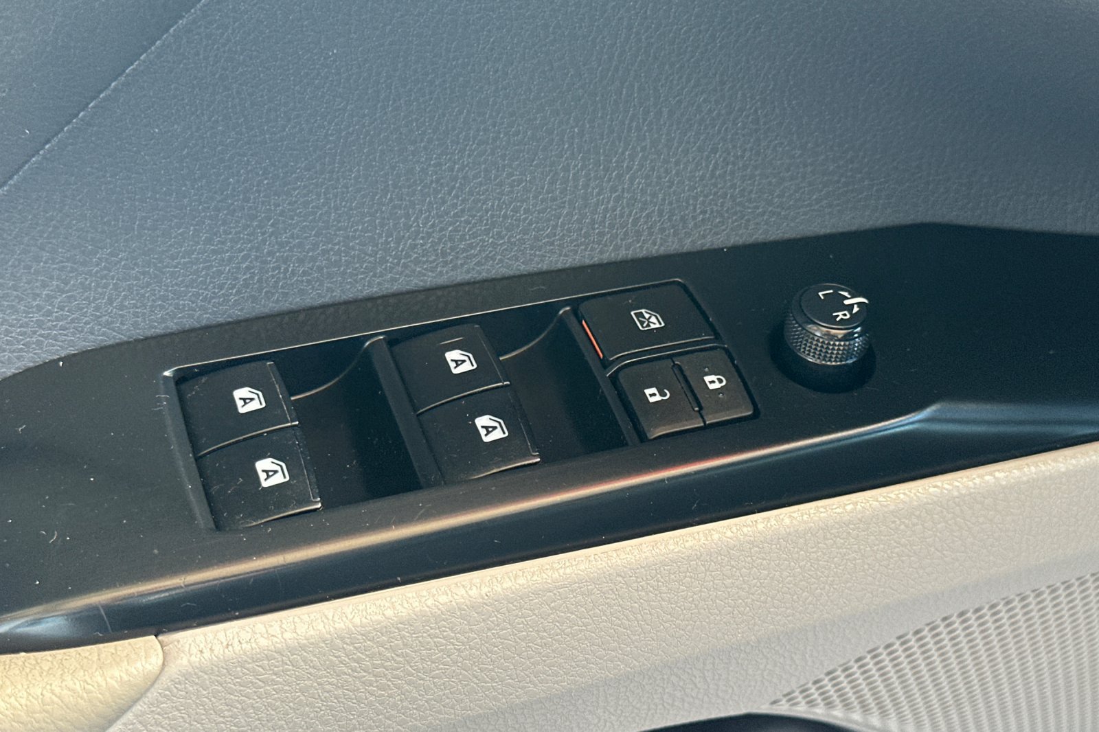 Certified 2020 Toyota Camry LE FWD image 14