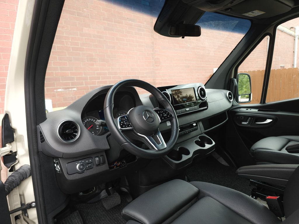 Used 2023 Mercedes-Benz Sprinter 2500 image 11