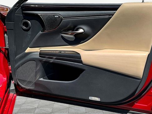 Used 2019 Lexus ES 350 w/ Accessory Package 2 FWD image 28