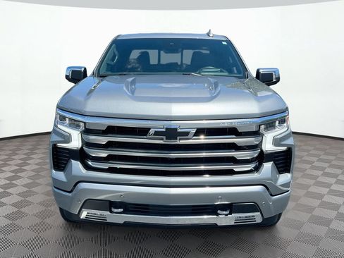 Used 2025 Chevrolet Silverado 1500 High Country AWD/4WD image 2