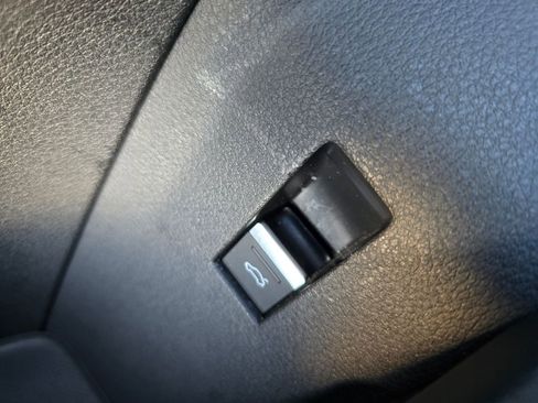 Used 2024 Audi Q8 e-tron Premium Plus image 20