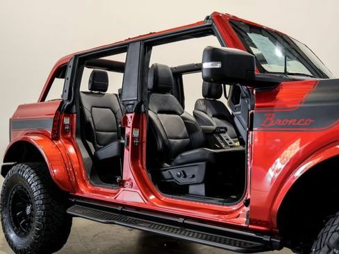 Used 2023 Ford Bronco Badlands AWD/4WD image 8