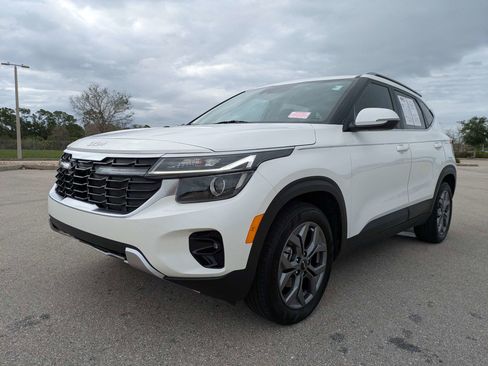Certified 2024 Kia Seltos S FWD image 9