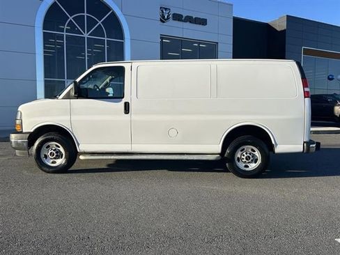 Used 2024 GMC Savana 2500 w/ Driver Convenience Package image 7