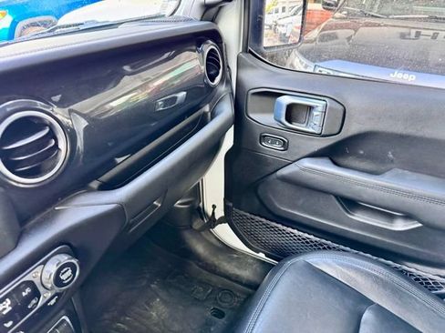 Used 2021 Jeep Wrangler Unlimited Sahara AWD/4WD image 15