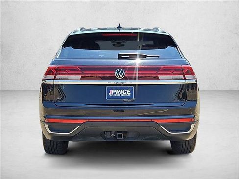 Used 2025 Volkswagen Atlas Cross Sport SE FWD image 7