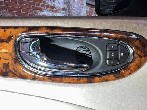 Used 2007 Jaguar XJ8 L RWD image 34
