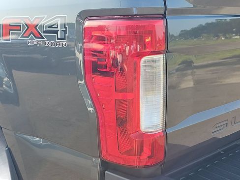 Used 2017 Ford F250 Lariat w/ Lariat Value Package AWD/4WD image 32