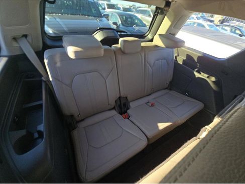 Used 2021 Ford Expedition Limited image 25