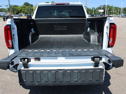 Used 2024 GMC Sierra 1500 SLT RWD image 18